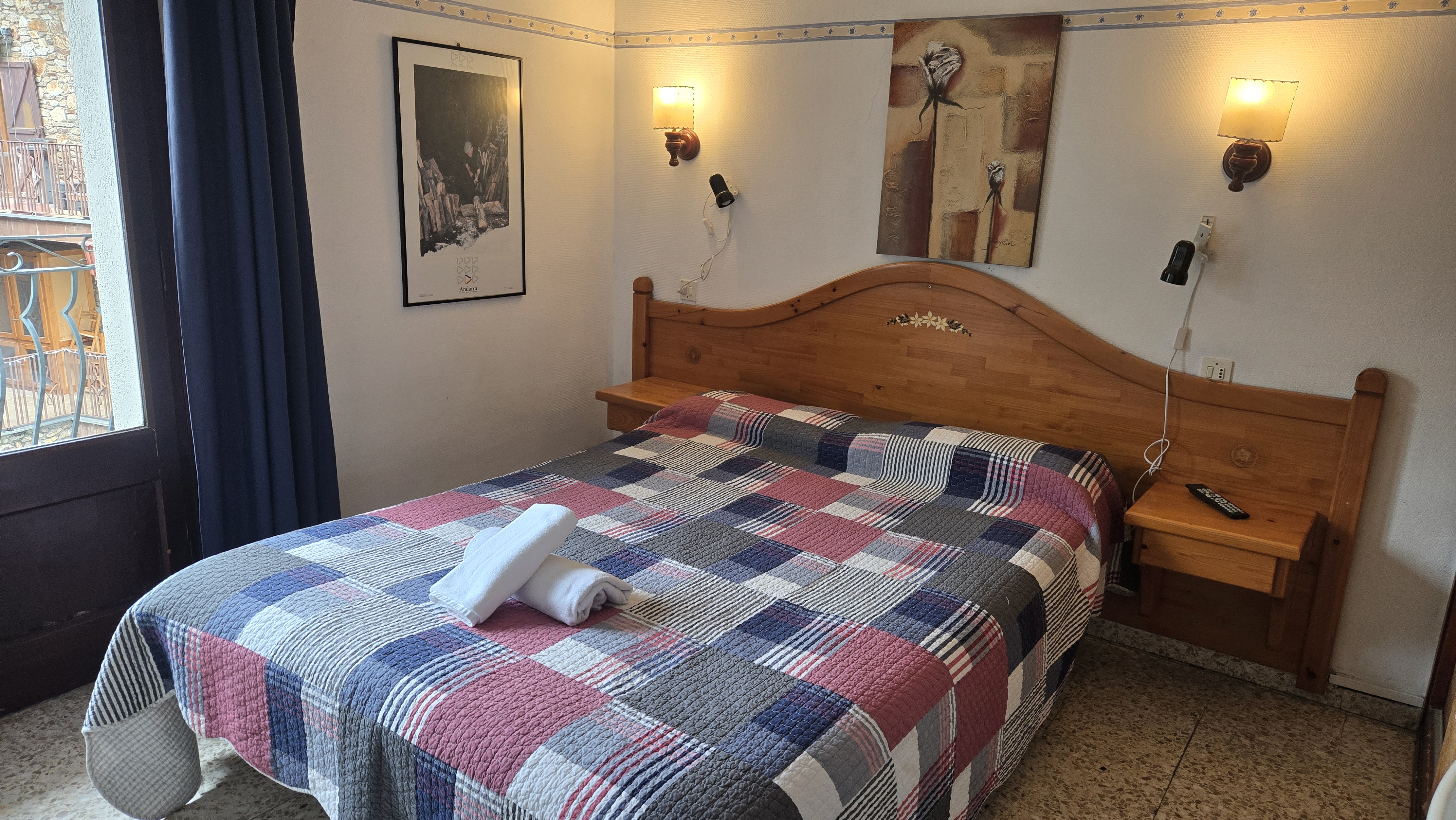 Habitació individual amb balcó i vistes a la muntanya